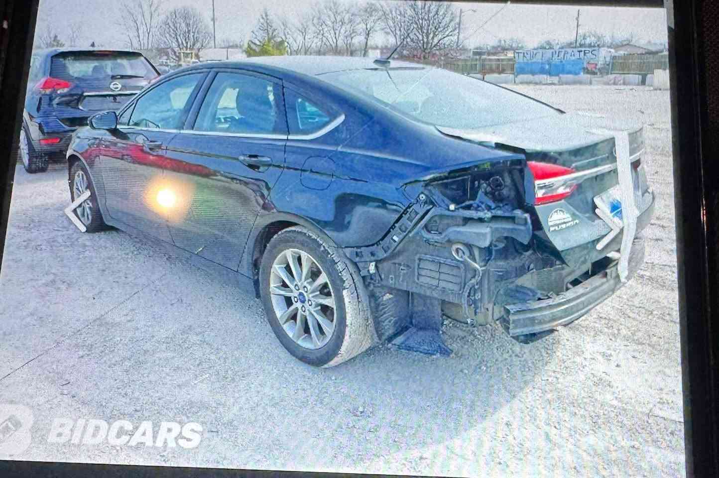 السلام عليكم ورحمة الله وبركاته
(((السعر صار مناسب جدا اكتب تم او السعر ويوصلك السعر))) 

‏‎       ——— لـلـبـيع او مراوس رقم شمالي فقط ———

‏‎ فورد فيوچن .      —      Ford Fusion

‏‎وراد أمريكي.        —  بدون ايرباك 

‏‎الموديل               — 2017 

فئة                      — تيتانيوم  

حجم المكينه       — V4/2500 

‏‎اللون                   — اسود   

المسافه المقطوعه —85.000 

حالة السياره.    — ضرر ( صور الحادث داخل المنشور  ) 

‏‎المواصفات 

‏‎- بصمة تشغيل

-بصمة أبواب 

‏‎-ترحيب عند الاقتراب 

-ليد نهاري 

‏‎- شاشه كبيره تدعم نظام الأبل كار باي ونظام الاندرويد 

‏‎- شاشه عداد 

‏‎- ستيرن بحركه كهربائيه 

‏‎-تبريد منفصل 

-تبريد قطعتين 

‏‎- بگ لايت LED 

‏‎- كود باب 

‏‎-تحكم ستيرن جهتين 

‏‎-تحديد سرعه 

‏‎-مانع انزلاق 

-حساس خلفي 

-كرسي السايق والراكب بحركة كهربائيه 

‏‎-ليد نهاري

‏‎-گير ماوس 

‏‎-كامره خلفيه دواره

‏‎باقي المواصفات المعروفه 

‏‎السعر            — 135$ بي مجال 

رقم السياره    — أربيل 

‏‎موقع  السياره — السليمانية / كلار

‏‎للأستفسار.     — —***********
