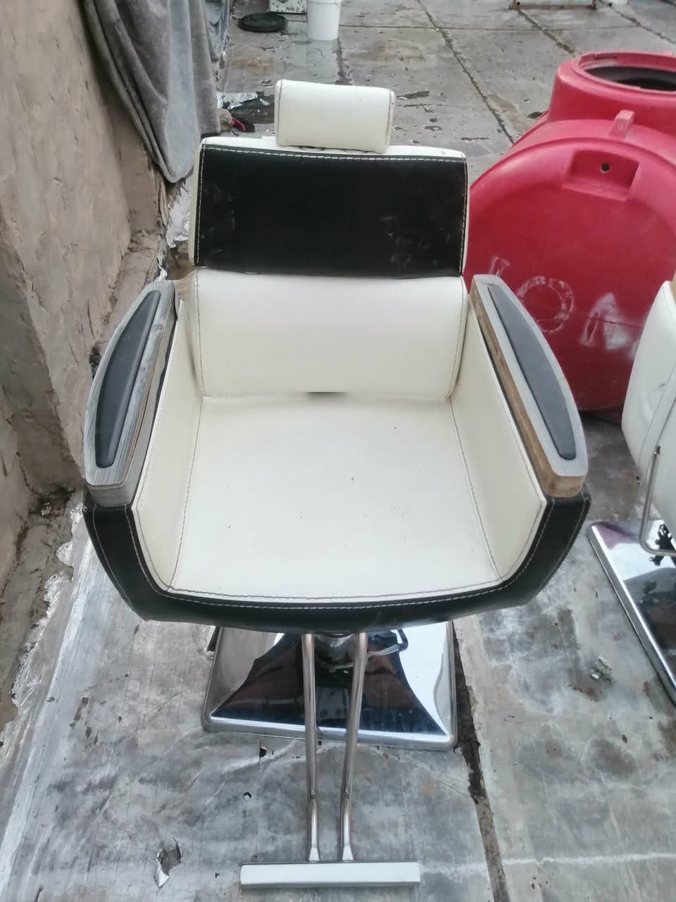 سلام عليكم نظاف وما بيهن اي نقص  مكاني كربلاء سعر لواحد ع 60  ***********.

