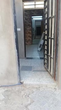 نصف قطعه قطاع ٣٥ طابقين مسلح فارغة المساحة 72  السعر 123 دلالية العقار...