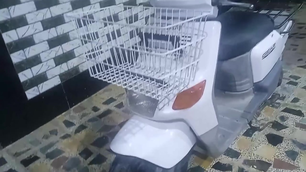 سلام عليكم دراجه بيكم نضيفه كله شغال كهربائيات سلف وهندر السعر ٤٢٥بيه مجال الشراي يخابر***********
