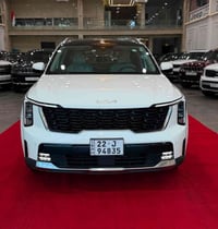 كيا سورنتو  ( خليجي ) موديل : 2024  ماشية :30000 KM المواصفات  بانورام...