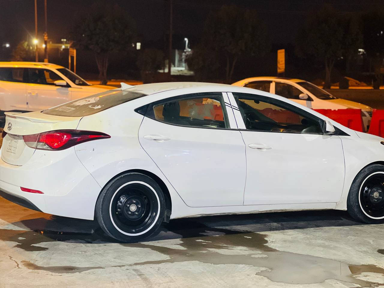 النترا ٢٠١٥ سياره حلوه بيه نواقص قليله علمود متجي وتتعنه وتكلي ليش ماكتلي
ضرره جاملغ وباب  مصبوغه صفحه اثر شخوط  وحاليا هم يحتاجله صبغ الصفحه نفسه للعلم الصور جدد
مكاني قرب جامعة بابل 
السعر ٩٥ وبيه مجال 
***********
