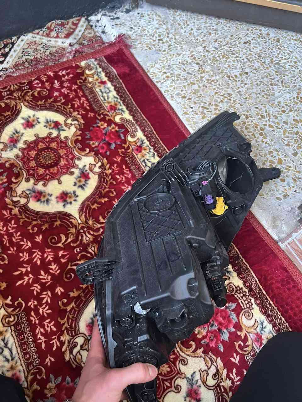 لايت يمين ام جي فايف كير عادي بي كسر بل جامة وبل قبغ الاصلي مال سيارة  للبيع  مناسب وشغال ***********
