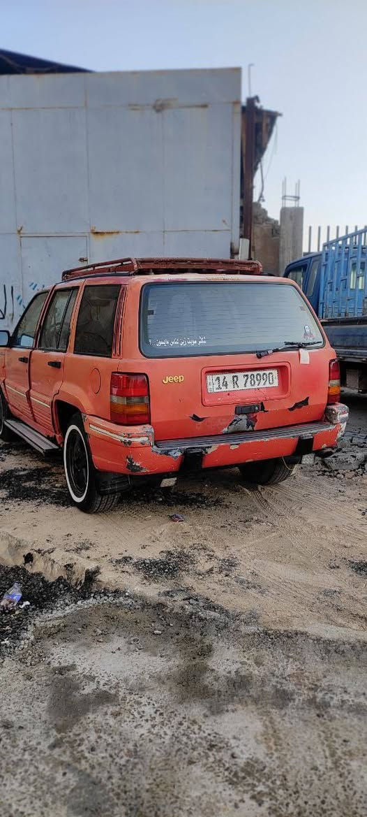 سلام عليكم سياره جيب شيروكي للبيع او مراوس حسب القناعة سياره جاهزة تخم تاير مكينة وكير نعمة من الله ارقام انكليزي كهربائية جاهزة السعر 35 وبيهة مجال ***********
