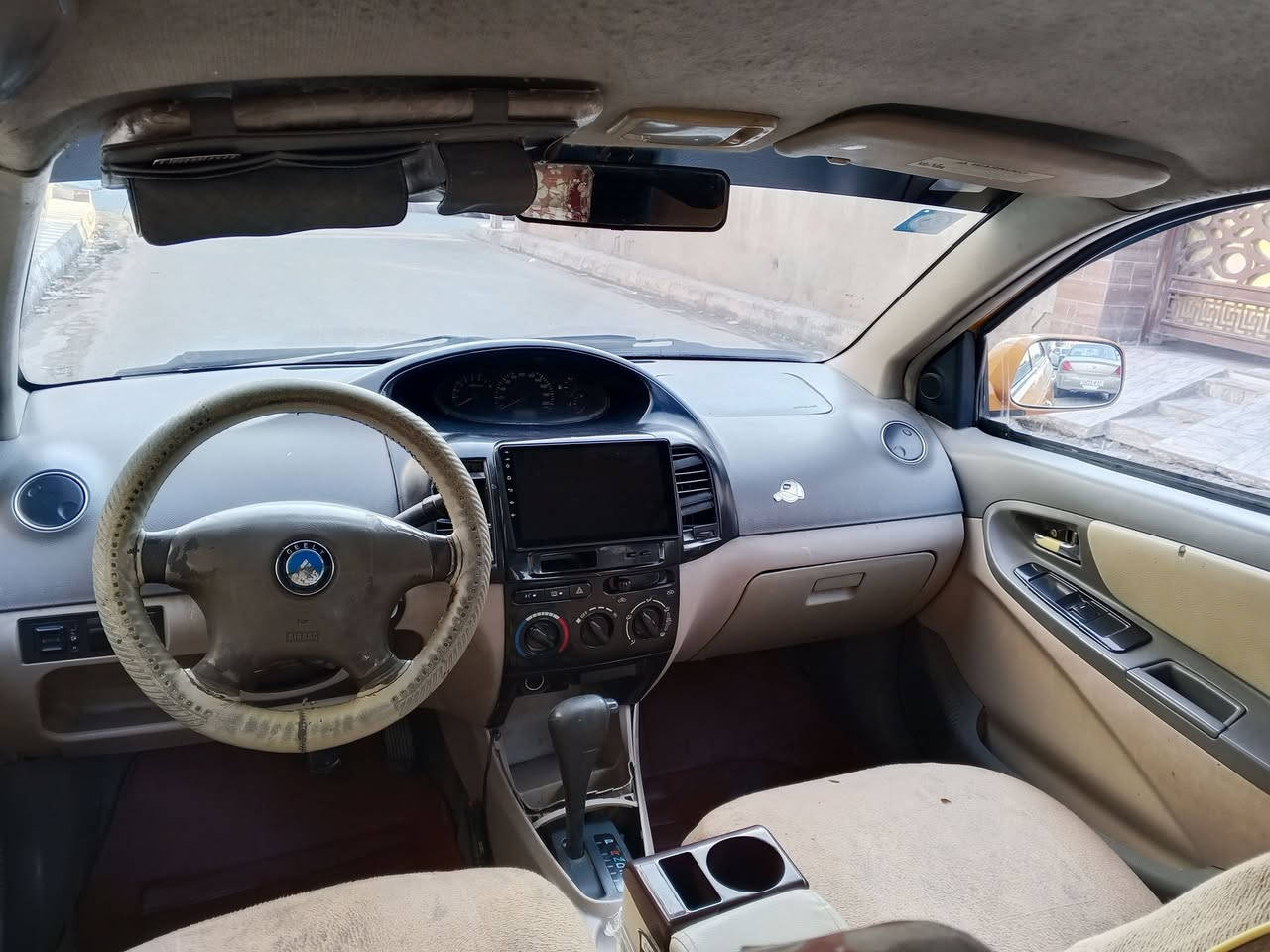 السلام عليكم اخوان جيلي ام كي 2012 بسمي مصفره هيئه وغرامات كير ومحرك كورلا اوتوماتيك السياره تخم تاير شاده جديد صدر امامي خلفي مال گولف  مشط ستيرن درايم شفتات باتري شاشه تخم سماعات النترا كير ومحرك جدد كهربائيات كلها شغاله تبريد شغال سياره خير من الله جاهزه من كل النواحي للاستفسار 
***********
***********
السعر 35 وبيها مجال بسيط
مكاني فلوجه
