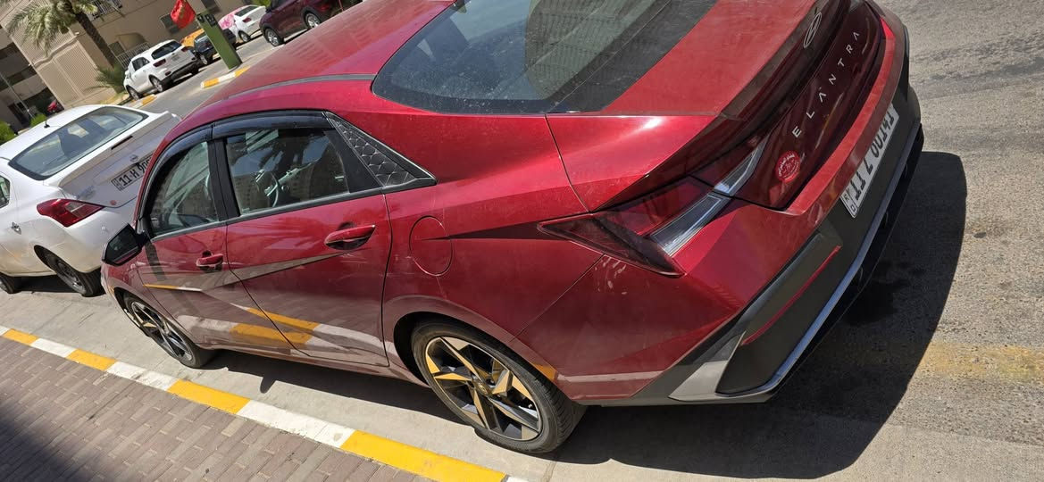 السلام عليكم النترا موديل 24 وارد أمريكي السياره ماشيه 23 الف حادثها موضح بالمنشور بدون ايرباك رقم بغداد بسمي ترهم مراوس بسوناتا أو اوبتيما 2010 السعر 165 وبيها مجال للإستفسار ***********
