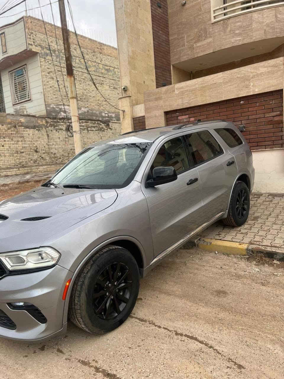 السلام عليكم
دوج دورنكو 2021.   SXT 
رقم بغداد الجديد 
6 سلندر 
حادثها جاملغ و بنيد
و بيها طخه خفيفة بالباب الوره موجودة بالصور 
السيارة ما ناقصة برغي 
السعر 210 و بيها مجال 
*********** 
مكانها نجف
