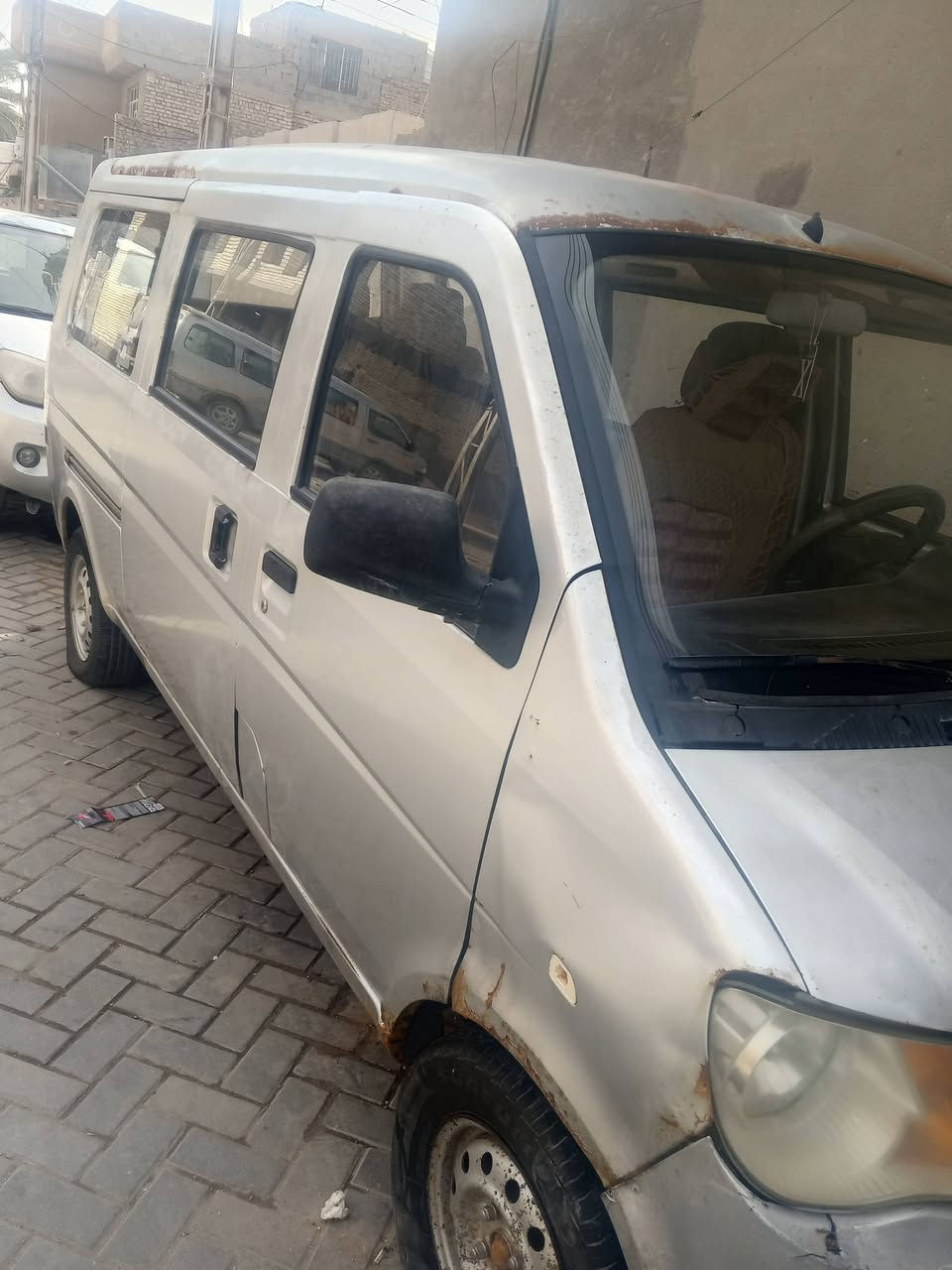 سلام عليكم سياره ليفان موديل 13 مال مزاد وزارة الداخلية تترقم سياره كير مكينه بلادي سياره كامله من كلشي مابيها نقص بغداد حي نصر ***********1
