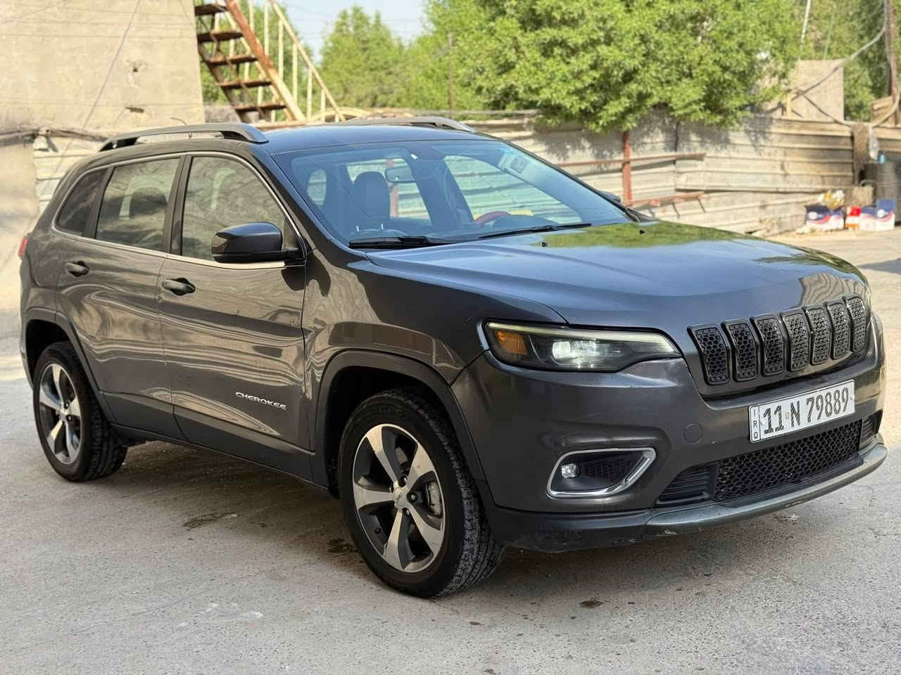 موديل 19 
محرك 200 تيربو 
تحتاج كور او طابوكه 
حالياً مفصخه المكينه 
تخم تاير 
باسمي 
سعرها على وضعها بشده قفل 
مكان السياره الكوت 

ا


**إذا كنت صاحب هذا الإعلان وتريد حذفه لأي سبب، رجاءا أرسل رسالة إلى الدعم الفني**