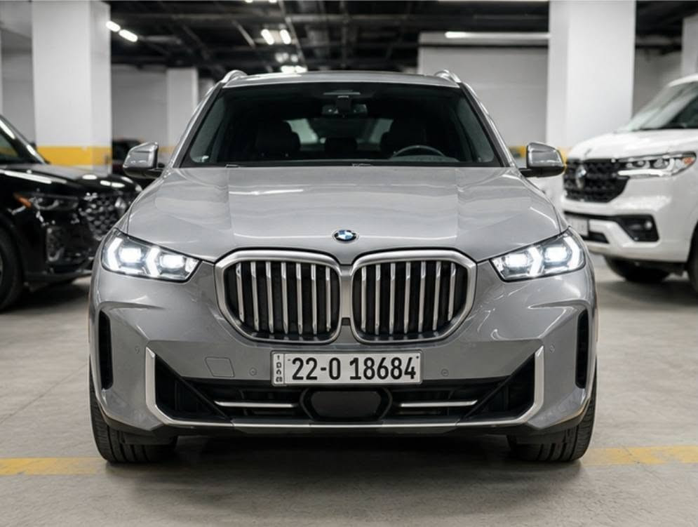 🚘 للبيع – BMW X5 sDrive40i Mild Hybrid

💰 السعر: 45,500 دولار أمريكي📍 الموقع: أربيل

سيارة BMW X5 بحالة ممتازة، تجمع بين الفخامة والأداء والقوة مع تقنية الهايبرد الخفيف (Mild Hybrid) الموفرة للوقود.

✅ محرك 3.0 لتر تيربو 6 سلندر
✅ نظام Mild Hybrid 48V
✅ قوة 381 حصان
✅ ناقل حركة أوتوماتيكي 8 سرعات
✅ دفع خلفي (sDrive)
✅ مصابيح LED أمامية وخلفية
✅ شاشة رقمية كبيرة ونظام BMW iDrive
✅ حساسات أمامية وخلفية مع كاميرا
✅ مقاعد كهربائية
✅ فتحة سقف بانورامية
✅ دخول وتشغيل بدون مفتاح
✅ جنوط ألمنيوم أصلية
✅ السياره بدون صبغ بدون مشاكل بالكهربائيات او محرك مرقم مصرف دينار مابي 

الأداء:• تسارع من 0 إلى 100 كم/س خلال حوالي 5.4 ثانية• قيادة مريحة وثبات عالي• استهلاك وقود اقتصادي بفضل نظام الهايبرد الخفيف

السيارة نظيفة جداً ومخدومة بشكل ممتاز، جاهزة للاستخدام بدون أي مصاريف.

💰 السعر المطلوب: 45,500 دولار أمريكي📍 أربيل

للاستفسار  يرجى التواصل على الخاص أو الاتصال مباشرة: ********************** أربيل, العراق
