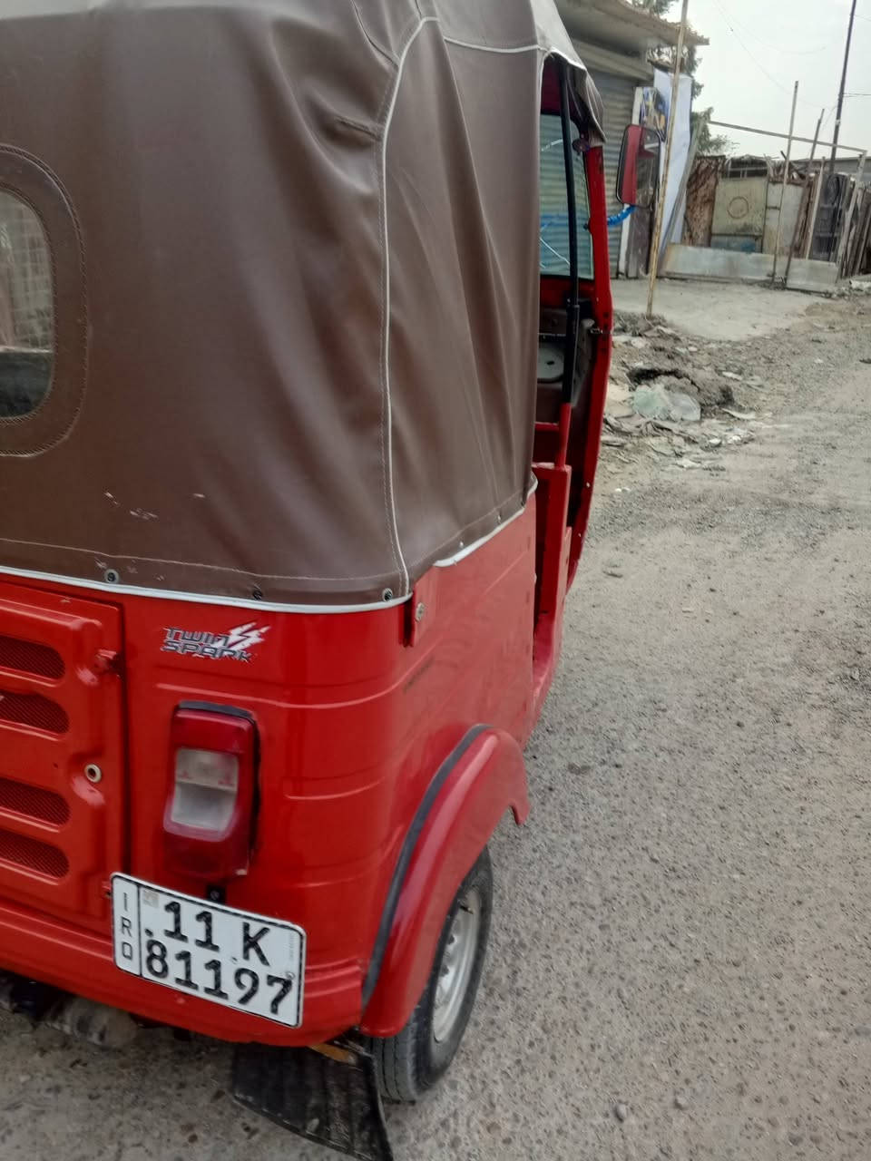 سلام عليكم تكتك البيع رقم وسنويه 18شهر 11تفصيل داخل لفديو سعر 4و700 مكاني نهيت حي اورالهاتف ***********
