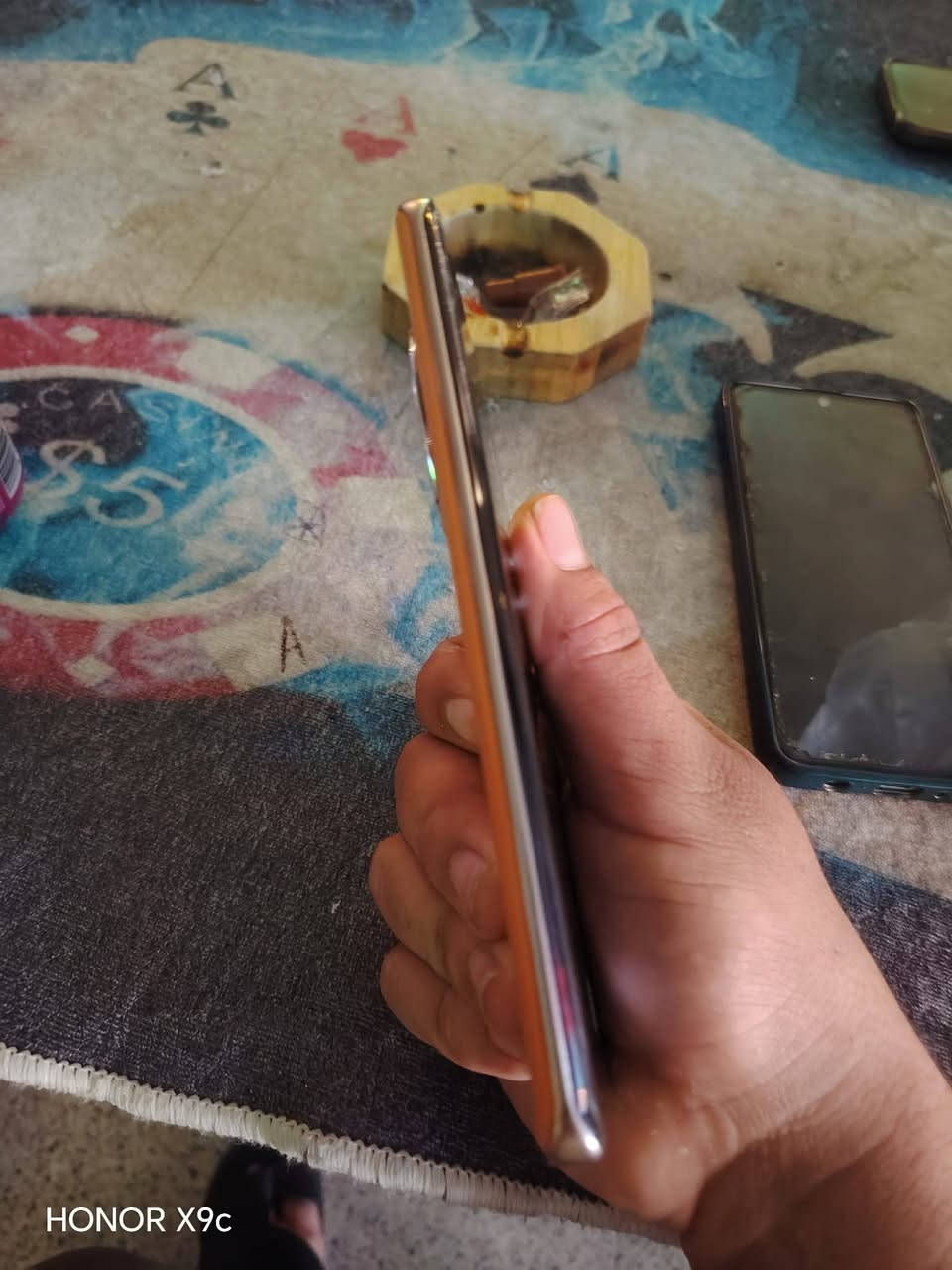 سلام عليكم للبيع... 

موبايل Honor x9c برتقالي ويا كارتون فقط 

جهاز وضع شركة شرط مامفتوح 

مستعمل 5 أشهر 

سعر 300 وبي مجال للطيبين 

عنوان موصل جانب الأيمن 

رقم تليفون للتواصل  ***********
