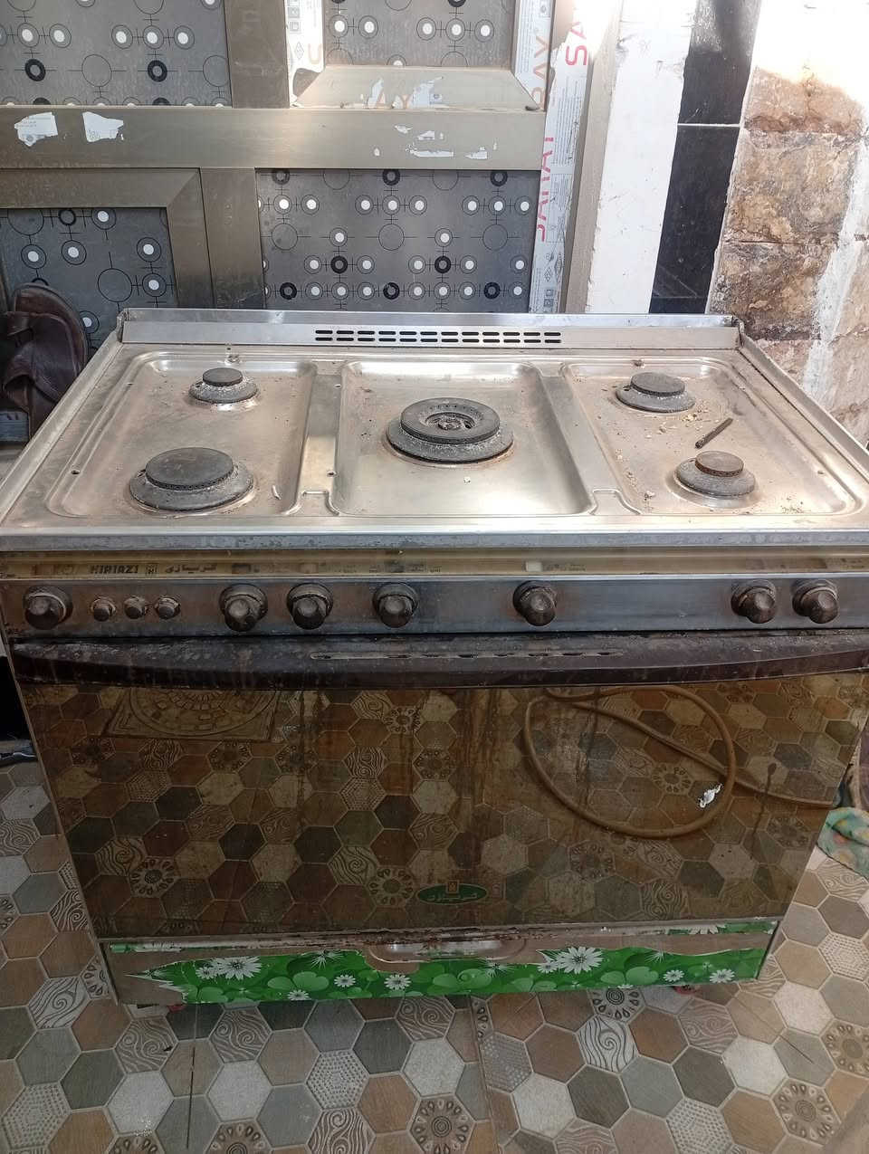 السلام عليكم
طباخ نوعيه كريازي نضيف الطباخ 
فول رقم الهاتف ***********
