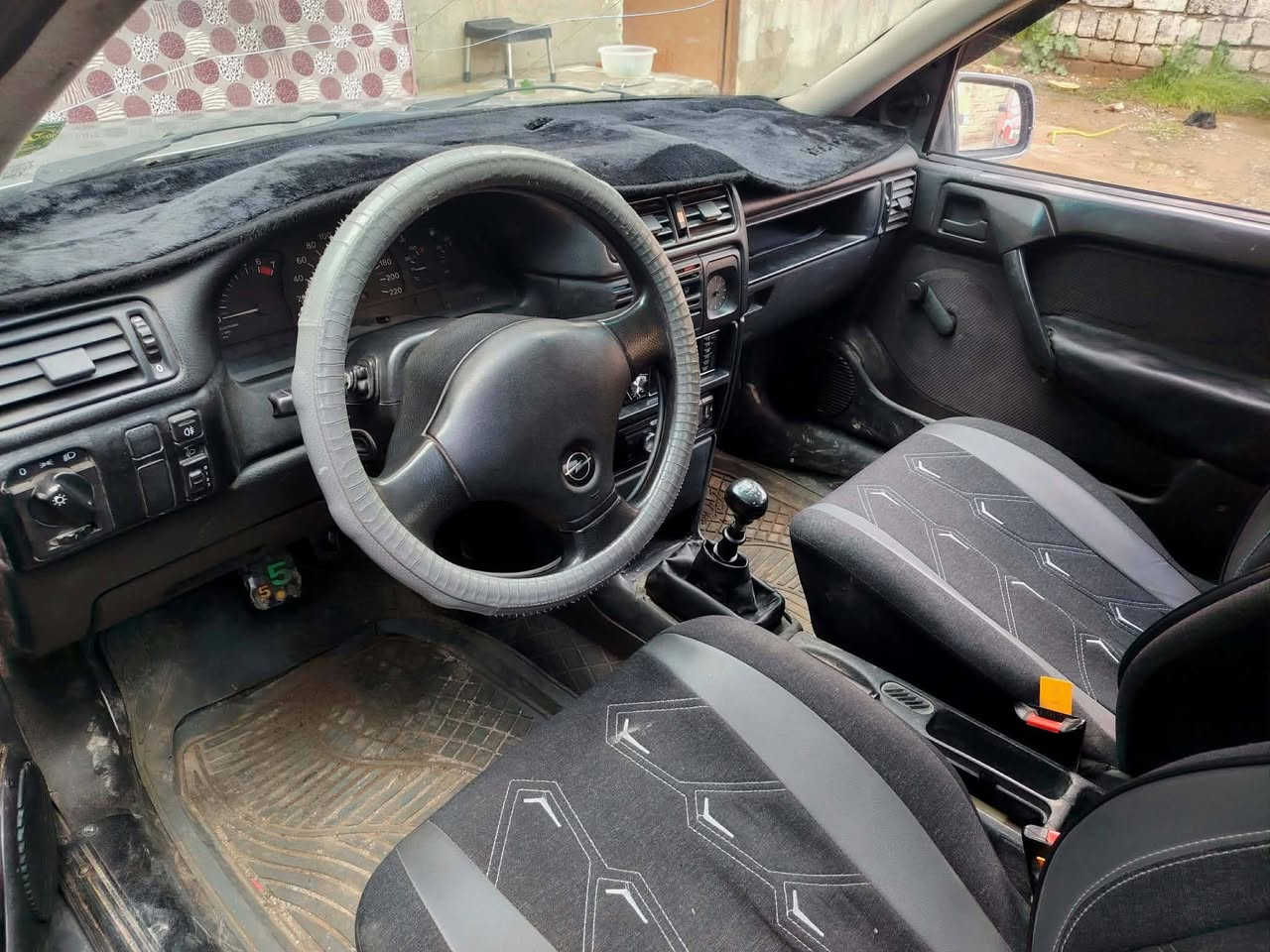 سيارة فكترا موديل 92 حجم 16 رقم دولي سنويه 2030 محرك كير شرط صبغ جاملغات خلفيه وسقف توحيد لون السيارة سستم / بيع اقساط فقط  مقدمة 25ورقه$
***********
