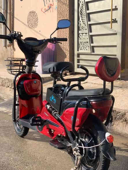 السلام عليكم دراجة شحن حجم 16 ملف 1000wالسعر 350بي مجال لطيبين 
التواصل على الرقم ***********
