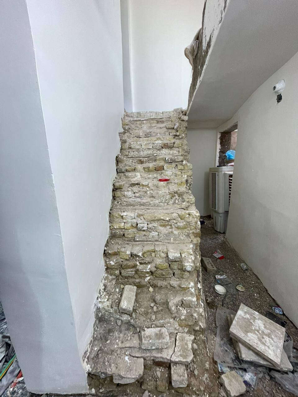 السلام عليكم خلفه بناءََ... لبخ...عكاده حلين متفرغ اي واحد يحتاج اني خادم ***********..هاذ اتصال  *********** هاذ وتساب
