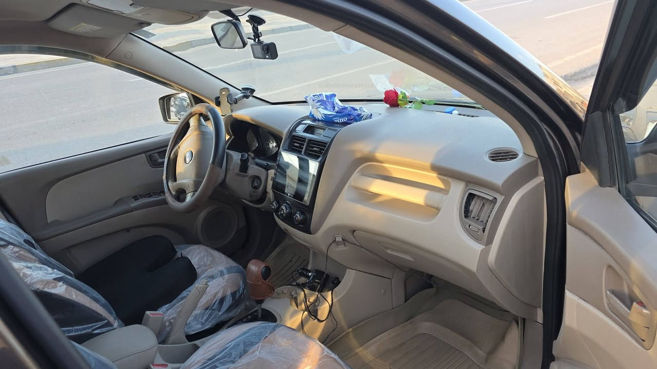 سيارة للبيع كيا سبورتج ٢٠٠٩ كوري المنشاء سيارة اب اسمي شرط التحويل سنوية لي ٢٠٣٠ السيارة محرك كير شرط تبريد ثلج كير توماتيك كاميرة  حساسات خلفية سيارة بدون حادث والحمدلله بس صبغ ربع البونيد جمالية شويا كان بينو تقحيل السعر ١٣٥ ورقة وبيها مجال شوية للطيبين السيارة على أيدي وبل حقيقة احلى من الصورة موقعي موصل حي الزهراء للاستفسار الاتصال على الرقم ***********
رجاء الي ماشرايييي لايتصل
