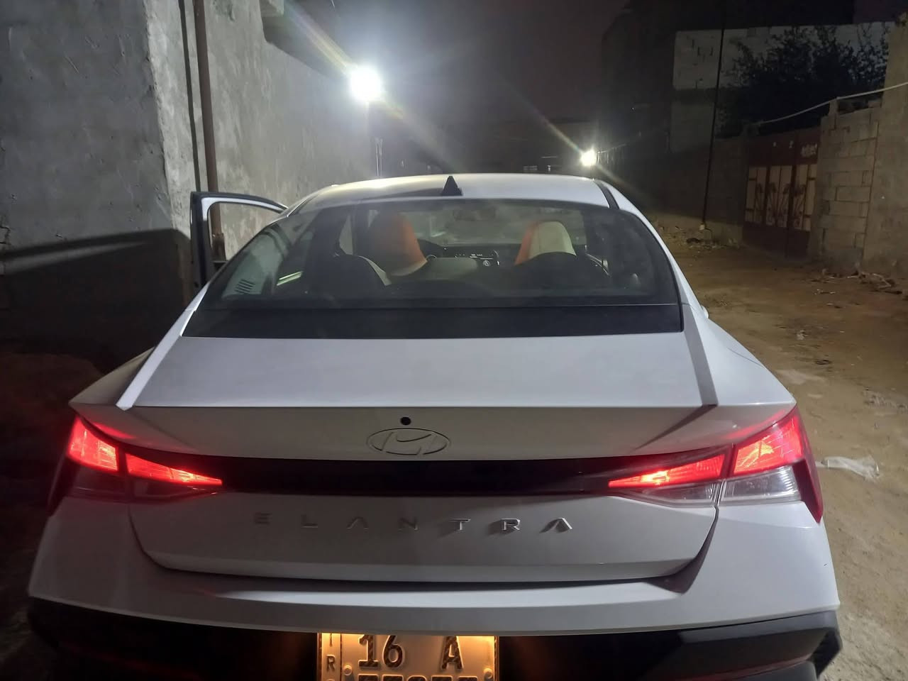 النترا وارد امريكي مديل 24 معوقين بيهه جاملغ وبنيد فول مواصفات عدا الفتحه ماشيه 28 مكاني نجف للتواصل *********** السعر 149
