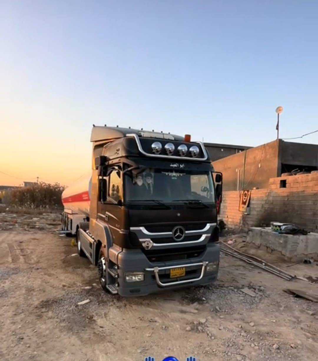 السلام عليكم اكسور موديل 2006رقم سلمانيه بسمي السياره بشقل علمن السياره جديده بمعنه الكلمه مكان السياره واسط عزيزيه حجم المكينة 43كير كهربائي شاصي قصير تبريد سبلت تانكي حازم للبيع ***********
