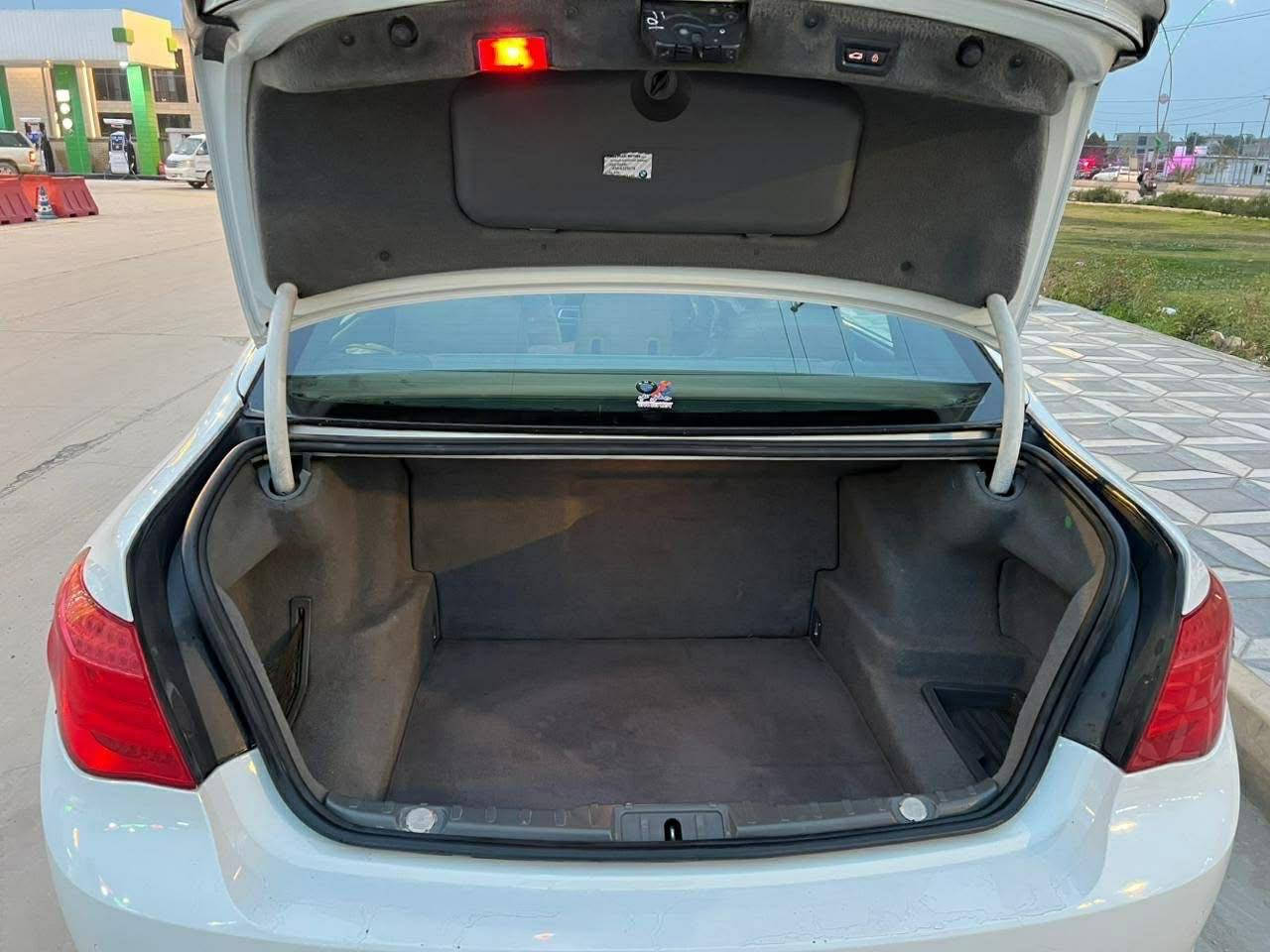 بسم الله ما شاء الله
اعلان بيع للتواصل
***********

بي ام دبليو لارج 750 2011 رقم سليمانية بسمي تحويل شرط 

 ثمانية سلندر تون باور توربو مكينة وكير وحدادية كفالة

ادامة كاملة للسيارة قوايش ورولات وبطارية جديدة

  الزيوت المستخدمة  ادينول الاصلية وماء ادينول 

شاشة الاعطال بدون كود اطلاقا 

خليجية السيارة كفالة ماعدا جاملغ خلفي مرشوش 

السيارة فول مواصفات 

✔️ نظام تكييف أوتوماتيكي بأربعة مناطق

✔️ مقاعد جلد كهربائية مع تبريد وتسخين ومساج

✔️ نظام ملاحة (Navigation)

✔️ شاشة أمامية وداتوشو ونظام صوت فخم

✔️ حساسات أمامية  ورادار وتحديد مسار ونقطة عمياء وحساسات خلفية + كاميرات

✔️ سقف بانورامي / فتحة سقف

✔️ مصابيح زينون / LED

✔️ تحكم إلكتروني بالتعليق وتوازن ديناميكي

#السعر 215 ومجالها بسيط
