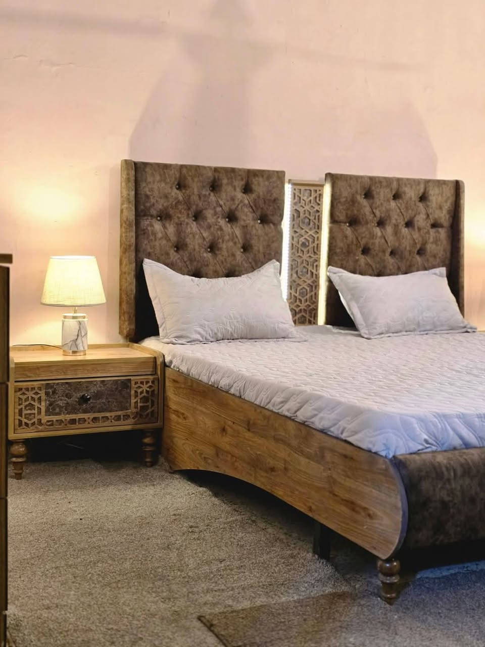 غرفة مودرن مستخدمة 9 قطع 
• تحتوي على ملحق اضافي مع الكنتور
• انارة داخلية بالسرير
• قواعد خشب زان 
• نظام برغي وچوي قفاله حديد يعني متتأثر بالفتح والشد
• نوعية الخشب قوي وثقيل 
غرفة قوية مو من الغرف العاديات والخفيفات 
العنوان بغداد المشتل 
ملاحظة// الغرفه تنفع للعرسان


**إذا كنت صاحب هذا الإعلان وتريد حذفه لأي سبب، رجاءا أرسل رسالة إلى الدعم الفني**