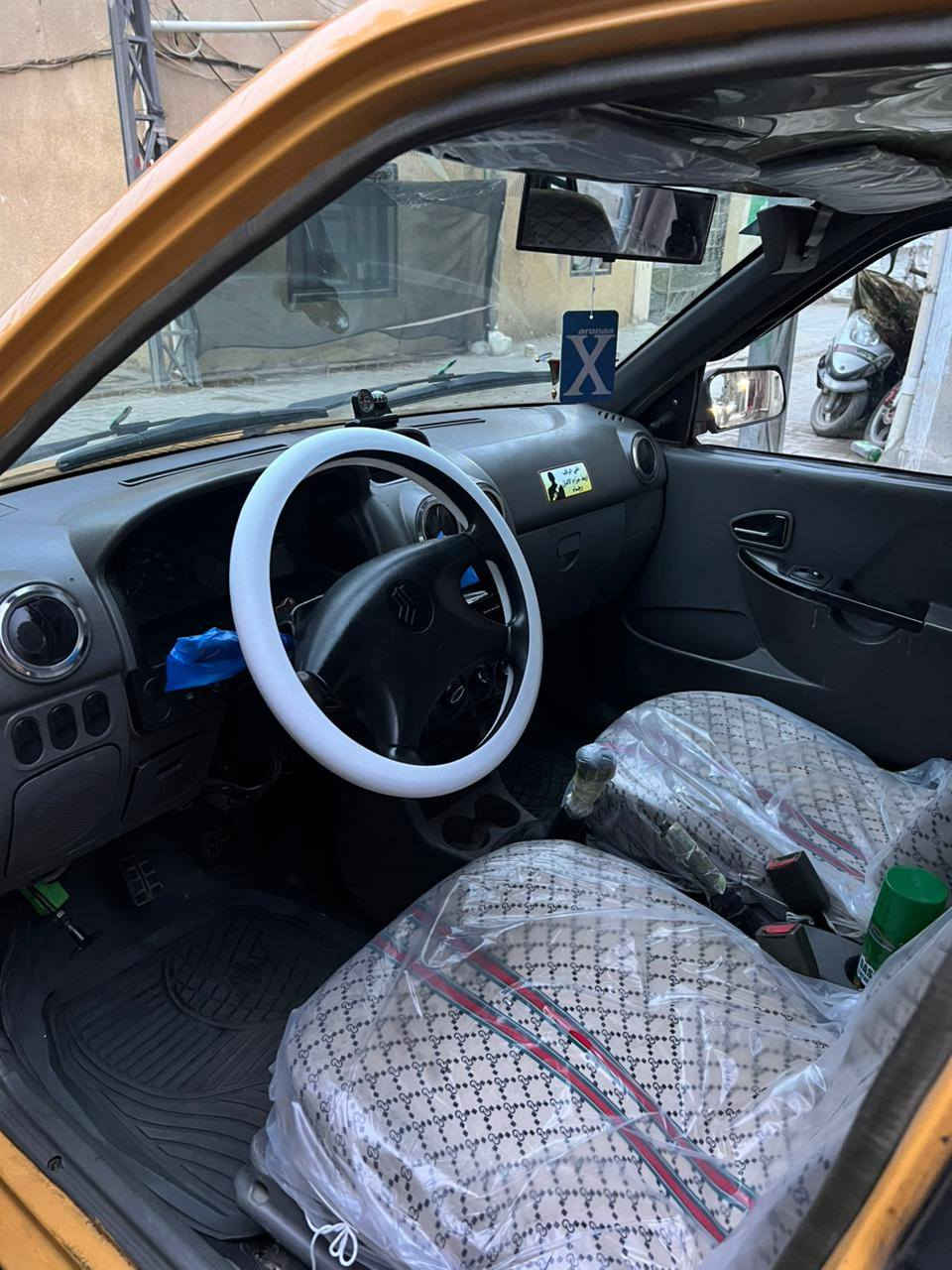 السلام عليكم سايبه 2011 سياره حلوه ونضيفه مكينه كير مكفولات حداديه جديده تخم تاير جديد كهربايات كلها شغاله 
تبريد نقص غاز دواخل جديده سياره بوجهك للشارع خير من الله عنواني الكاظميه فلكة صلاح الدين باقي التفاصيل اتصال رقم بي واتساب *********** السعر٢٧
