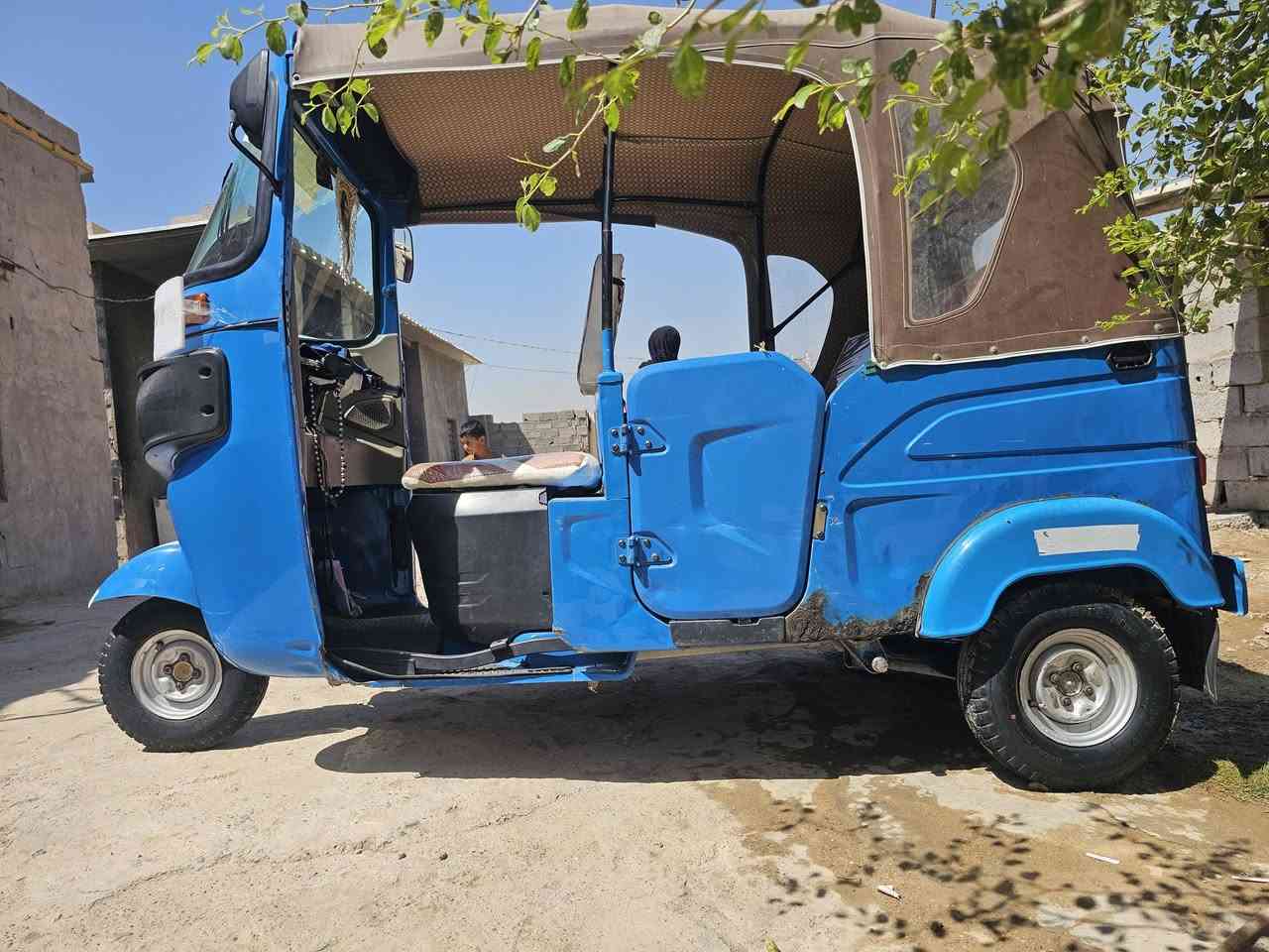 سلام عليكم تكتك البيع موديل واحد وعشرين 21رقم وسنويه  ماناقصه شي كبل الشارع ربع ماذب عليه مكاني الزعفرانيه ***********
