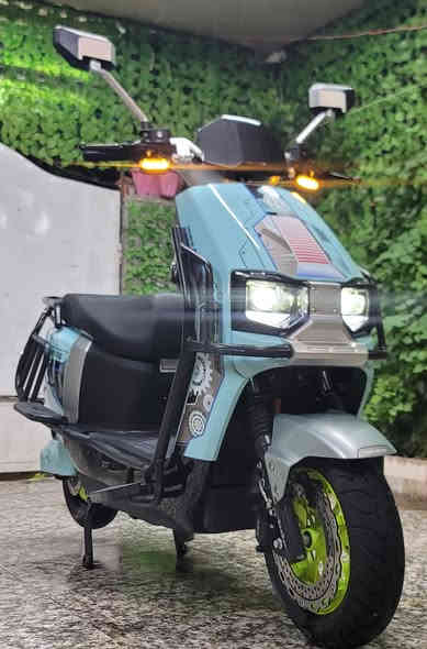 سلام عليكم مكلفة بالنشر
السلام عليكم...دراجه كهربائيه BENENG.. موديل .2025...ملف 2000..عدد البطاريات ..6..مسطره...السرعه ..110.k...اطارات أمامي خلفي جوبلس ..دسك أمامي خلفي عنبار دهن..تشغيل ..سويج ..وكارت...كهربائيات كله شغاله..اشاره..دبل اشاره..لايت عالي ناصي..هورن..سكن..سطاب لايت..مخرج شحن USP...طلاعات أماميه خلفيه...سستم  درع كامل...جهاز انذار ومانع سرقه سيكورتي قفل اطار...شاحنه اصليه تدعم الشحن السريع والأيقاف الذاتي عند امتلاء البطاريات....ملحقاته ..جنطه خلفيه..جادر مطري ...
(اخوان البطاريات نسبته 60%..يعني تقطع مسافه .40.k..مو اكثر ..)
نظافة الدراجه .100%...مكفوله من الشخط...السعر (.750.) قفل ...مكاني بغداد الشعب...الشراي يتصل...***********..
