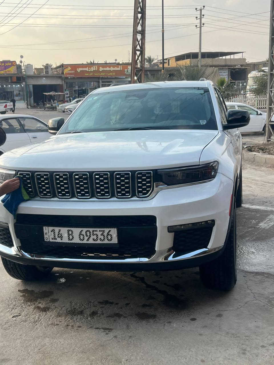 جيب لاريدو سبعة راكب موديل 24 حادث بجم بدون شواصي ولا لغود فقط تبديل جاملغين وبنيد وباب سايق 
بيه بارد بدون صبغ ولا فتح ماشيه 5000 رقم بصره 
السعر 260 وبيها مجال للشراي للاستفسار الاتصال برقم 
*********** المكان البصره القرنه
