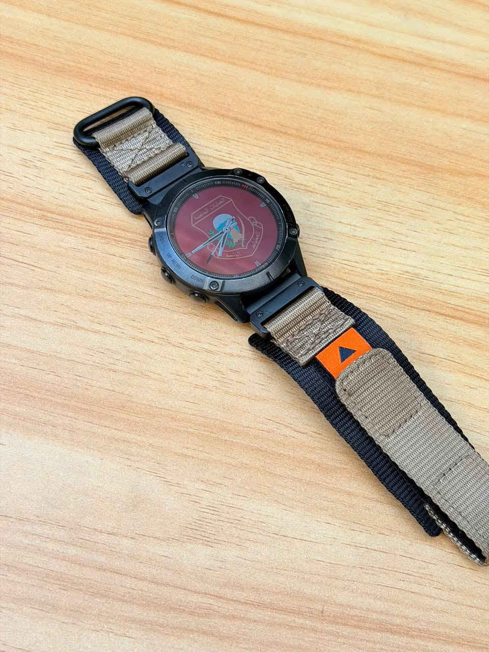 السلام عليكم 
متوفر الان Garmin Fenix 6 pro 47mm 
مع سير اضافي الي معروض بالصوره وسير اسود ايضا ولاسق شاشة ضد الكسر ايضا مرفقة مع الساعة 
للاستفسار ⛔️⛔️واتساب فقط ***********
