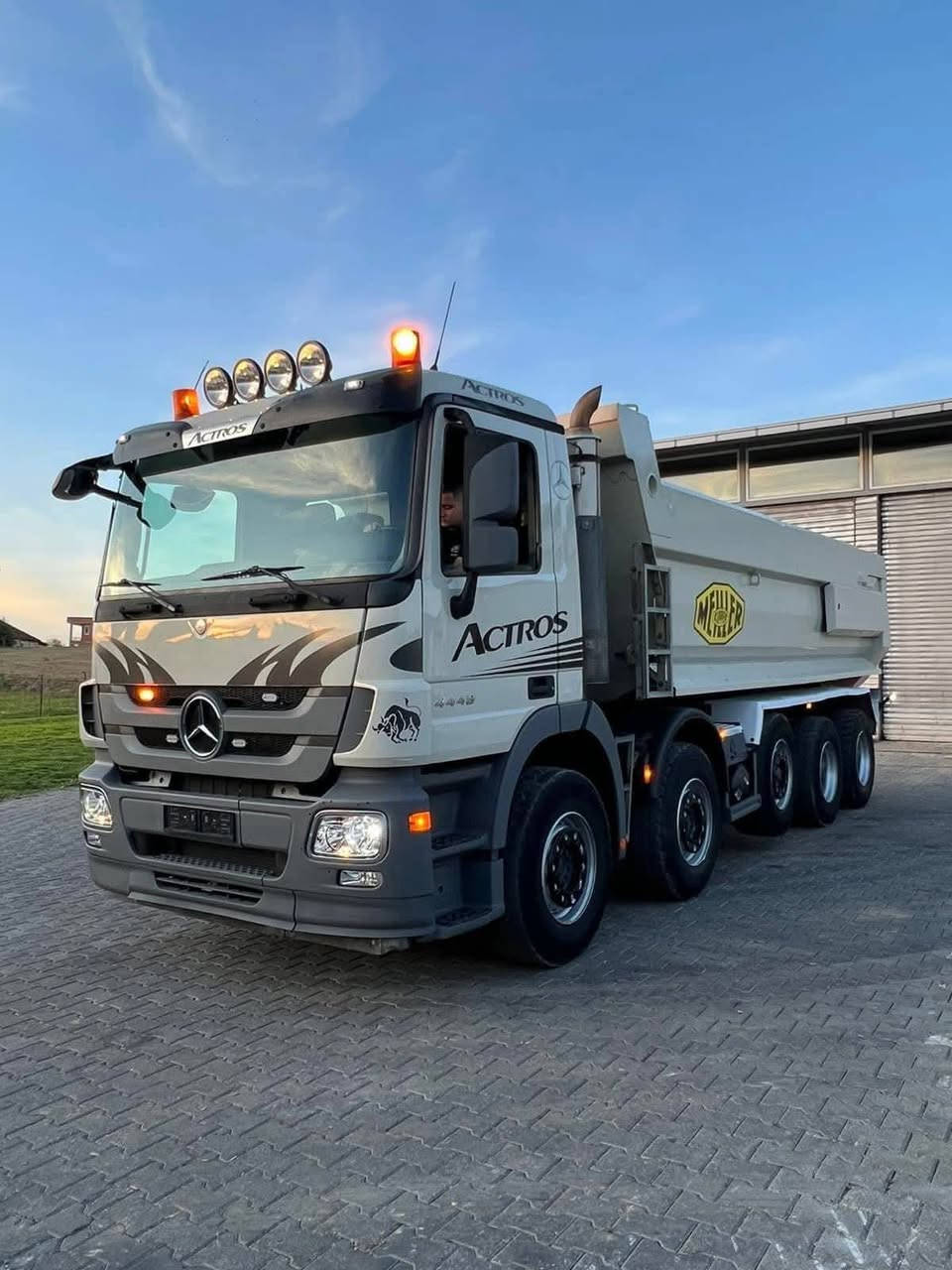 Mercedes Banz
Actros 44/48
سنة الصنع 2011
ناقل حركة اوتوماتيكي 
مجموعة جي اف 
شيال رتايدر 
عدد المحاور 5
نظام المحور 10x4
السعر 70 الف دولار 
شامل كمرك ضريبة شحن 
مدة الوصول 25 يوم بعد الحجز


**إذا كنت صاحب هذا الإعلان وتريد حذفه لأي سبب، رجاءا أرسل رسالة إلى الدعم الفني**