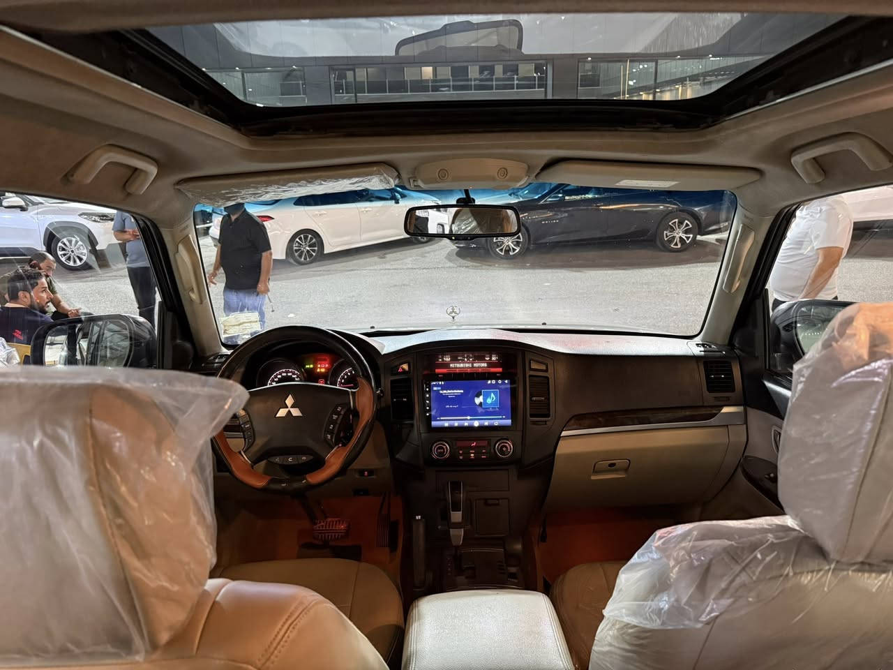 سلام عليكم
باجيرو حبتور 14 موديل  واحد على واحد  مكفولة من صبغ والتبديل محرك 3500 6 سلندر
ماشيه 90 الف. سيارة جديدة  او جاهزة 
مكان السيارة معارض البياع 
السعر 170 بيه مجال

‭0783 137 3983‬
