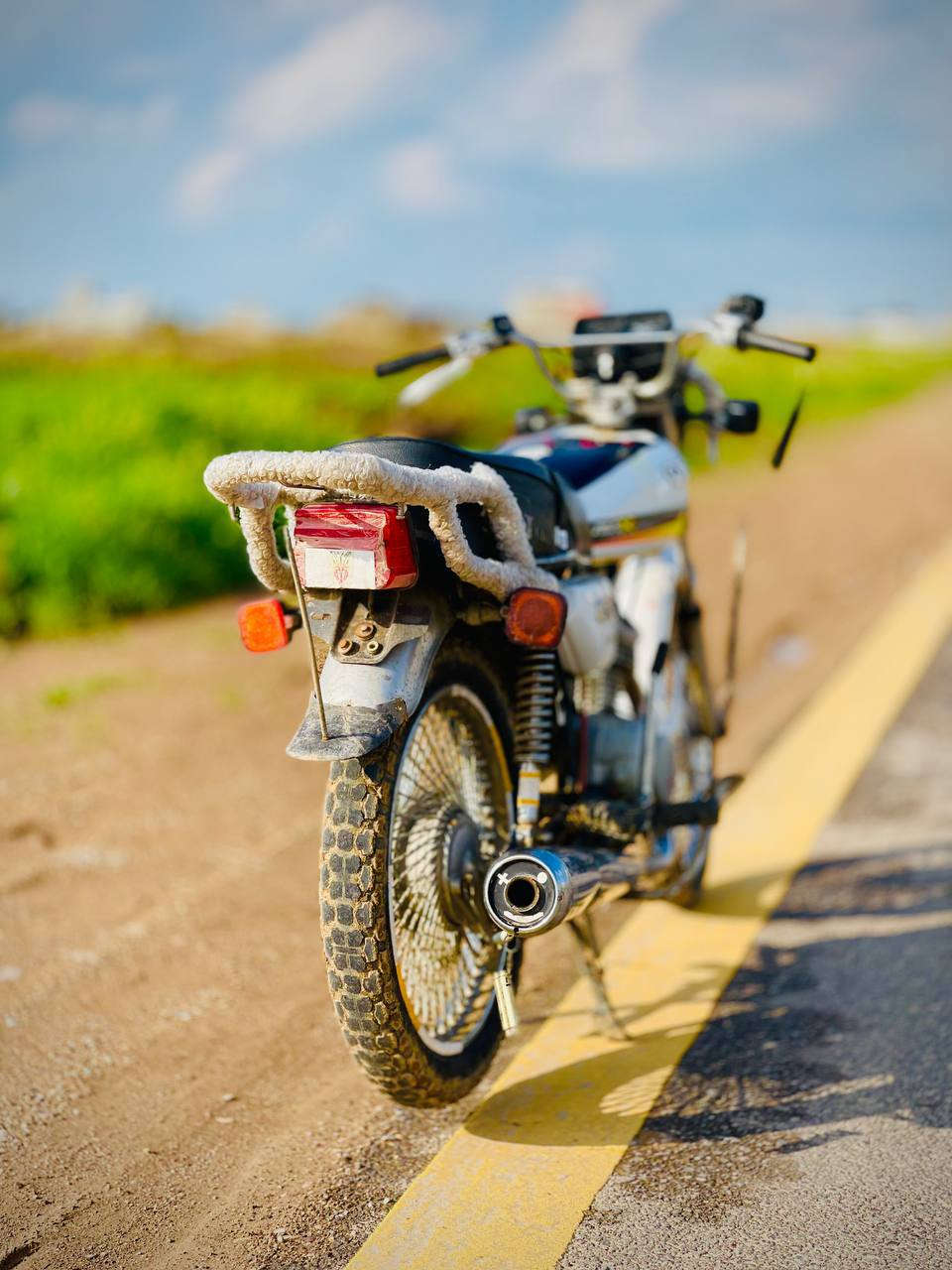 السلام عليكم
#للبيع 
موطور تايگر موديل2019
سيت ابيض مال 2023كامل
موطور كلشي مايعوزو بس هندر واطلع
نص غراضو جدد
دبلات گدام وره شغاله
موطور بس على ايدي مال جناي
السعر 350وبي مجال  
للاستفسار هـ ***********
مو شراي لاتتصل خلاص.
