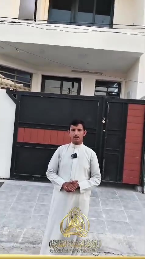 📌ملاحضه مساحه الدار 150 ...  وليس 125📌
🏠 دار حديث للبيع في بغداد - المدائن (التصنيع)
​بفضل الله ومنّته، يعلن عبد الله رائد للوساطة العقارية عن فرصة استثمارية وسكنية مميزة:

​العنوان: بغداد - المدائن (منطقة التصنيع).
​الملكية: طابو صرف (سند جاهز).
​سنة البناء: 2026 (بناء حديث ونظيف).
​المساحة: 150 متر مربع (الواجهة: 7.5 م | النزال: 20 م).

​📐 تفاصيل الدار:
​الطابق الأرضي: طرمة، استقبال، صالة، مطبخ، غرفتين نوم، (2) مناور.
​الطابق العلوي: 3 غرف نوم، صالة، (2) سطح. 

​📞 للتواصل والاستفسار:
واتساب / اتصال: ***********
