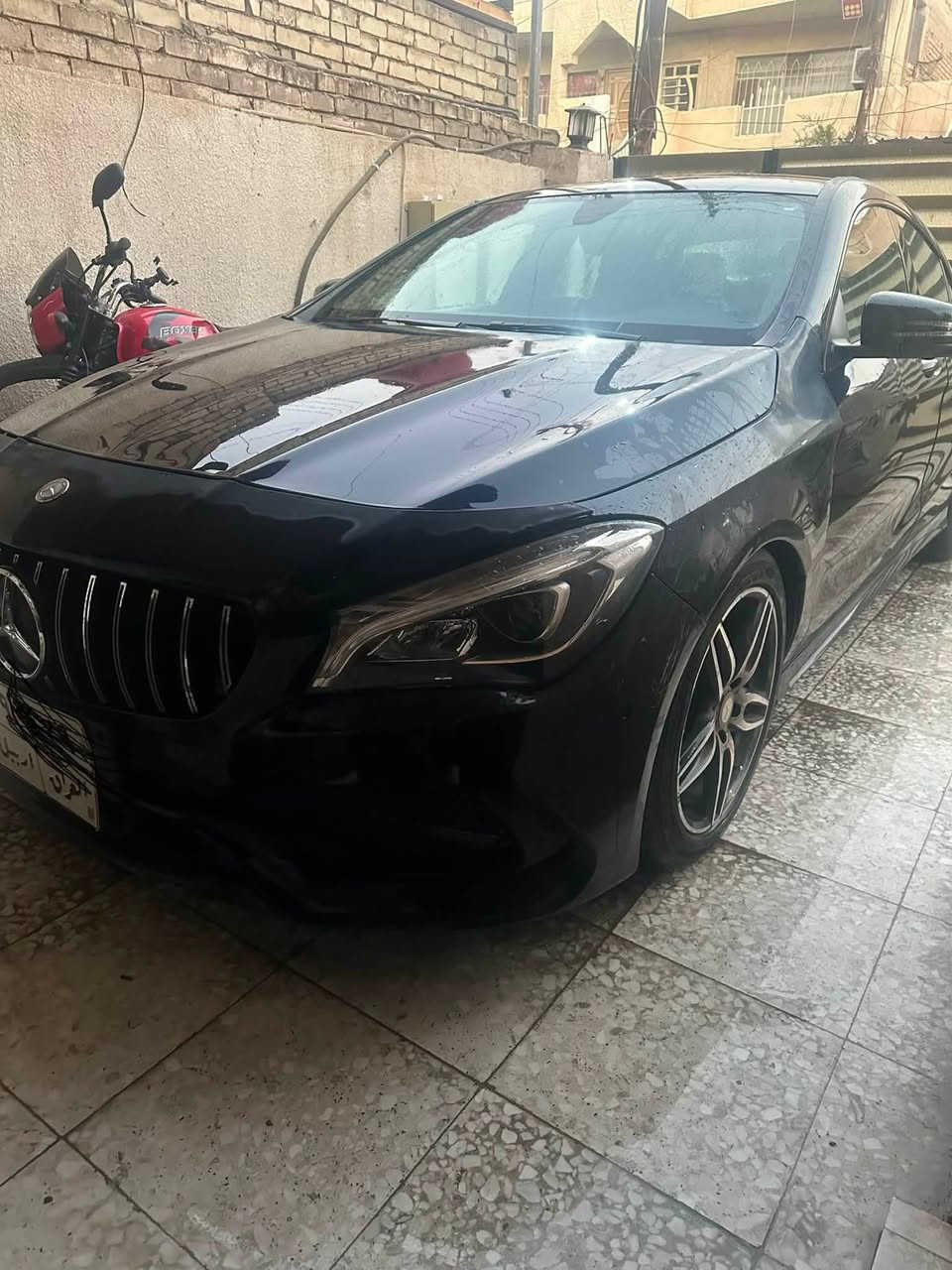 مارسيدس cla 250
السلام عليكم 
مارسيدس cla 250 موديل2017  رقم اربيل ماشيه 136كيلو 
السياره حادثها بامريكا جاملغ امامي بجهه عكس السائق 
وبلعراق صار بيها حادث خلفي بدلت قبغ صندوك ودعاميه وبك لايت

نقوصات السياره
المكينه بيها راجس 
حداديه صدر
 الهاند بريك عاطل 
امبار البريك 
طوافه البانزين عاطله
حساس جيك انجن مشتغل
بنيد وقبغ جنطه جارد والسياره يحتاجلها بوليش 
السنويه ساقطه والرقم يحتاجلها تحديث 
السعر
11500$ وبيها مجال 
عنوان السياره بغداد حي الجهاد مربع الطائي
***********
