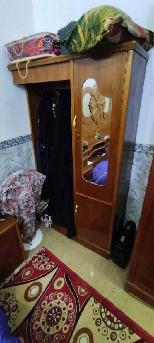 غرفه أخشاب للبيع نضيفه وقويه السعر ٧٠٠ العنوان حي المعلمين القديم شارع المصلحة الرقم /*********** عمارة, ميسان
