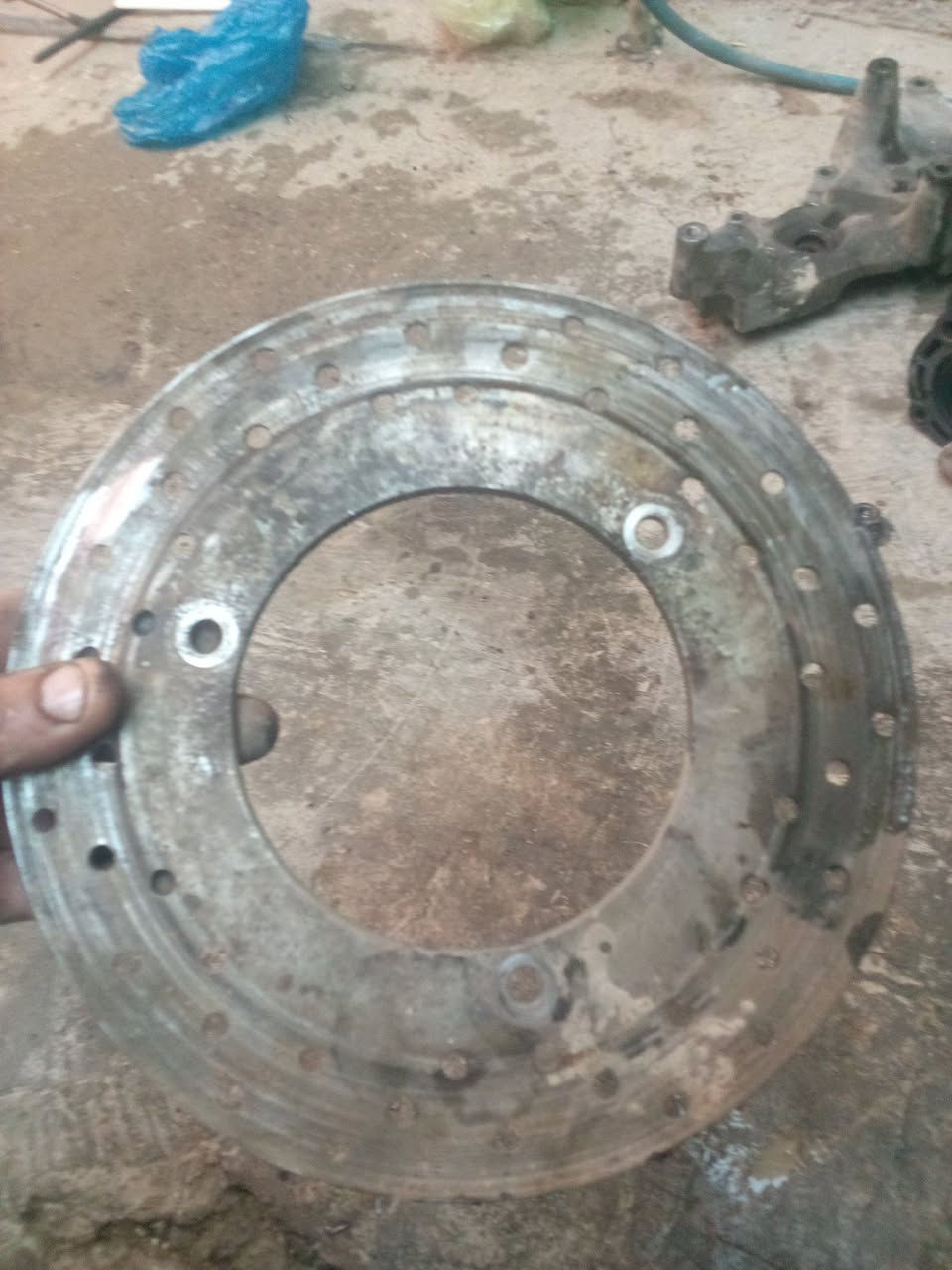 السلام عليكم عندي اغراظ ماجستة دبل رون وتك رون محرك ربع شتريد موجود 

عقل موجود 30الف 
كور 30الف 
بوشة وبستم بلادي 30
ويل خلفي مع التاير 30
ويل امامي مع فج وسدك وتاير وصينية كامل 50الف 
بجم موجود 25يرادلة ترتيب
صالنصة 25الف
كتف شحن 10الف 
راديتر مع مروحة 20الف 
كلج امامي جديد 25الف 
ساعة كيجات كلها شغالة كاملة 25الف 
صندوق جنطة بي فتحة 15الف 
كويل نار 10الف
شوتة 10الف 
تانكي بانزين 20الف 
انسب لأسعار مكاني بغداد الدورة متواجد فيس شباب الخاص مفتوح


**إذا كنت صاحب هذا الإعلان وتريد حذفه لأي سبب، رجاءا أرسل رسالة إلى الدعم الفني**