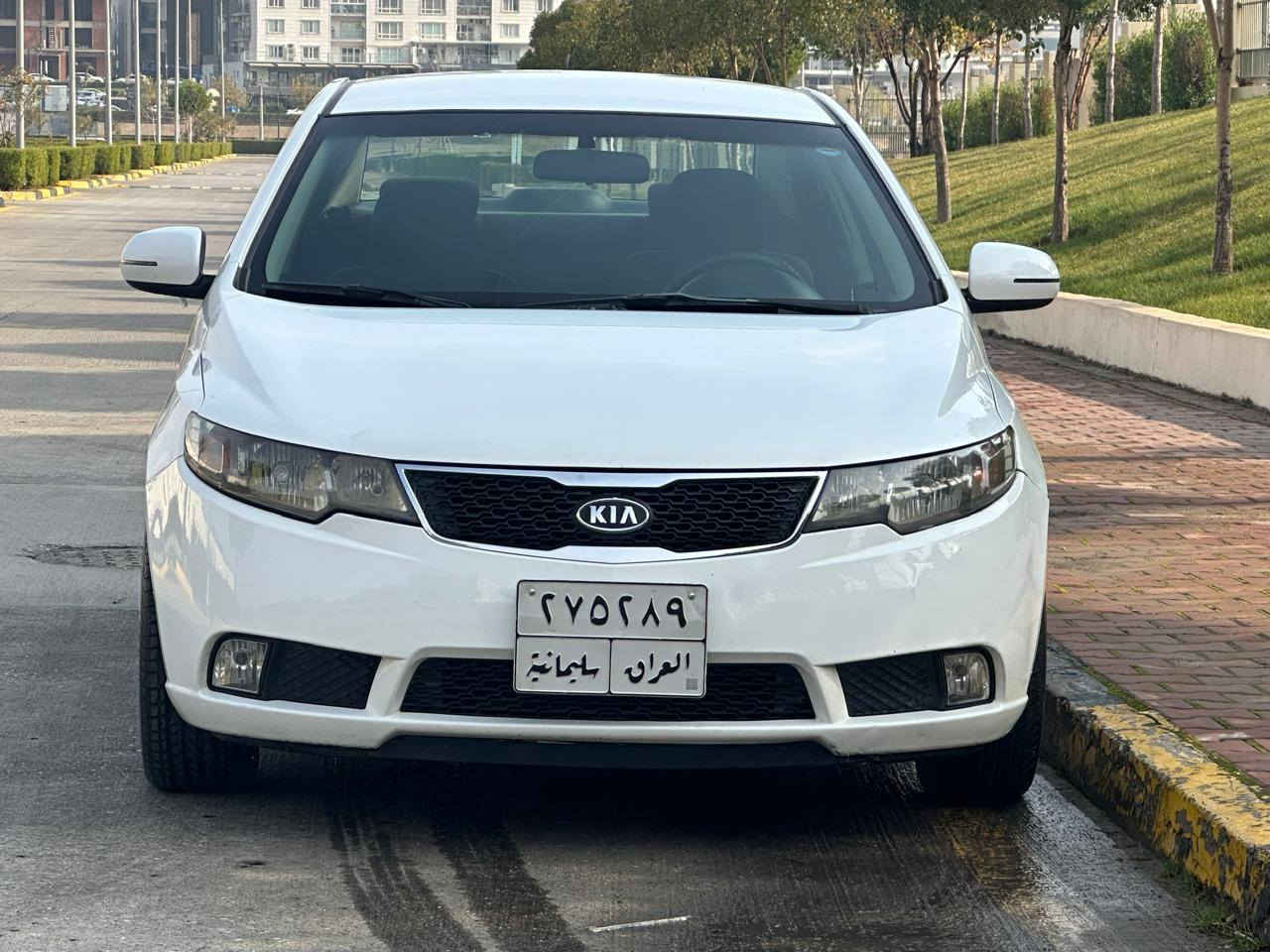 السلام عليكم
كيا سيراتو لبيع موديل 2013 
المواصفات مكينه 1600دوش كير ايتي بشرط كير ومكينه مكفول +فول تحكم استيرن شفتات مري شفط أشير مري حساسات خلفي اي بي اس يدات نيكل داخل وخارج داخل السياره اسود صدر امامي خلفي كله جديد تخم تيرات جديد + خمسه ويل كب  +منضومه تبريد جديد  منضومه بانزين جديده  بعض الوصفات ما ثكوره امكم
عنوان السياره سليمانيه 
السعر 108وبيها مجال 
رقم ***********
