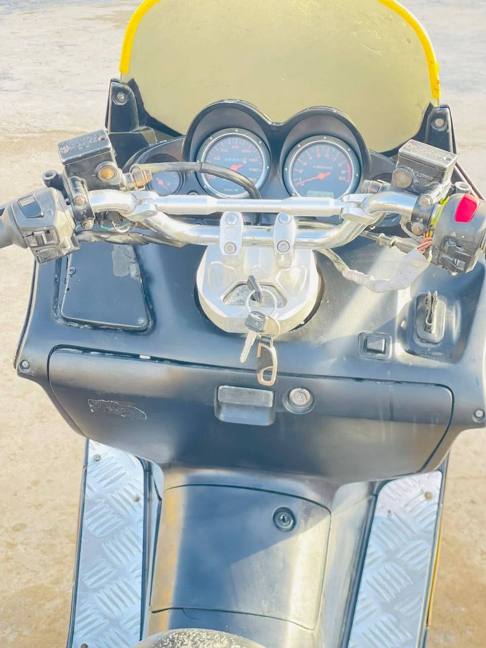 سلام عليكم
فورزا 06 🚏
دراجة خير من الله كهربائيات كلها شغاله ⚡💥 
ماكينة ناعمة شاصي نضيف تخم تايرات جديد 🏍️ 
عدك كفرات نضافه 50% كابريتر يخربط اول متمشي وبعدين طير سعر سهلة خادم للطيبين هاتف 
*********** 📱
