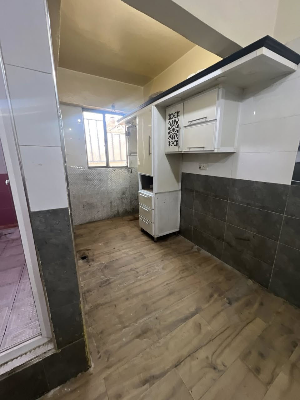 للإيجار شقة طابق اول  مرتبه ⬇️⬇️
تحتوي على صالة ومطبخ وغرفتين نوم وخدمات بنايه كلش مرتبه ومعزوله ايجارهه 350 

عنوان الشعب شارع الصحة قرب جامع الرسول الاعضم 

***********

***********
