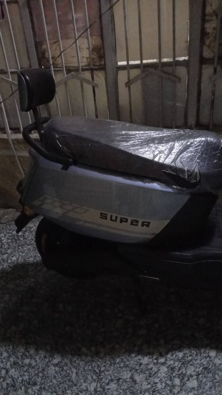 السلام عليكم
دراجة شحن للبيع أو مراوس بعدها زيرو للتفاصيل اتصل على ***********
