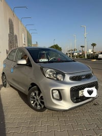 موديل ١٦ بس مواصفات فتحة وتحكمات استيرن وشاشة كلها ماعد البصمة بس بيها...