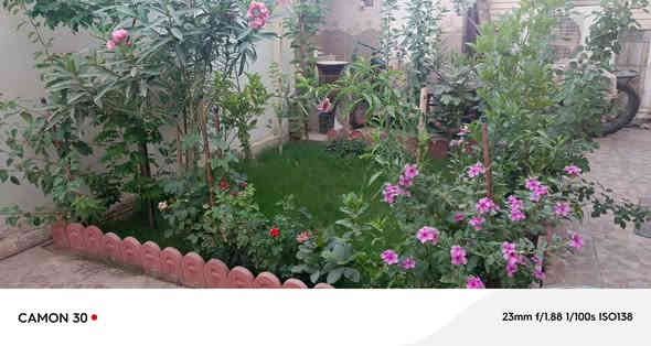 السلام عليكم بيت للبيع بالبكرلي الاولى طابو صرف مساحه 200 متر
 قرب قسم الصحه العامه مقابيل مدرسة البشرى قرب مستشفى الضامن 

 طابقين يحتوي على 4 غرف نوم 

الطابق الاول ///يحتوي على غرفتين  واستقبال وكلدور ومطبخ

 حار وبارد وصحيات غربي وشرق  وكراج وحديقه الارضيه كلها كرانيت 

الطابق الثاني /// يحتوي على غرفتين وصحيات غربي وكلدور 
موقع مميز يبعد عن خط الكيات 75 متر شارع البيت 10 متر كافة الخدمات 
السعر 375 وبي مجال 
للاستفيار مراجعة مكتب عقارات البقيع الكائن في نهاية شارع الطوارئ
او الاتصال على الرقم *********** حسين المعموري
