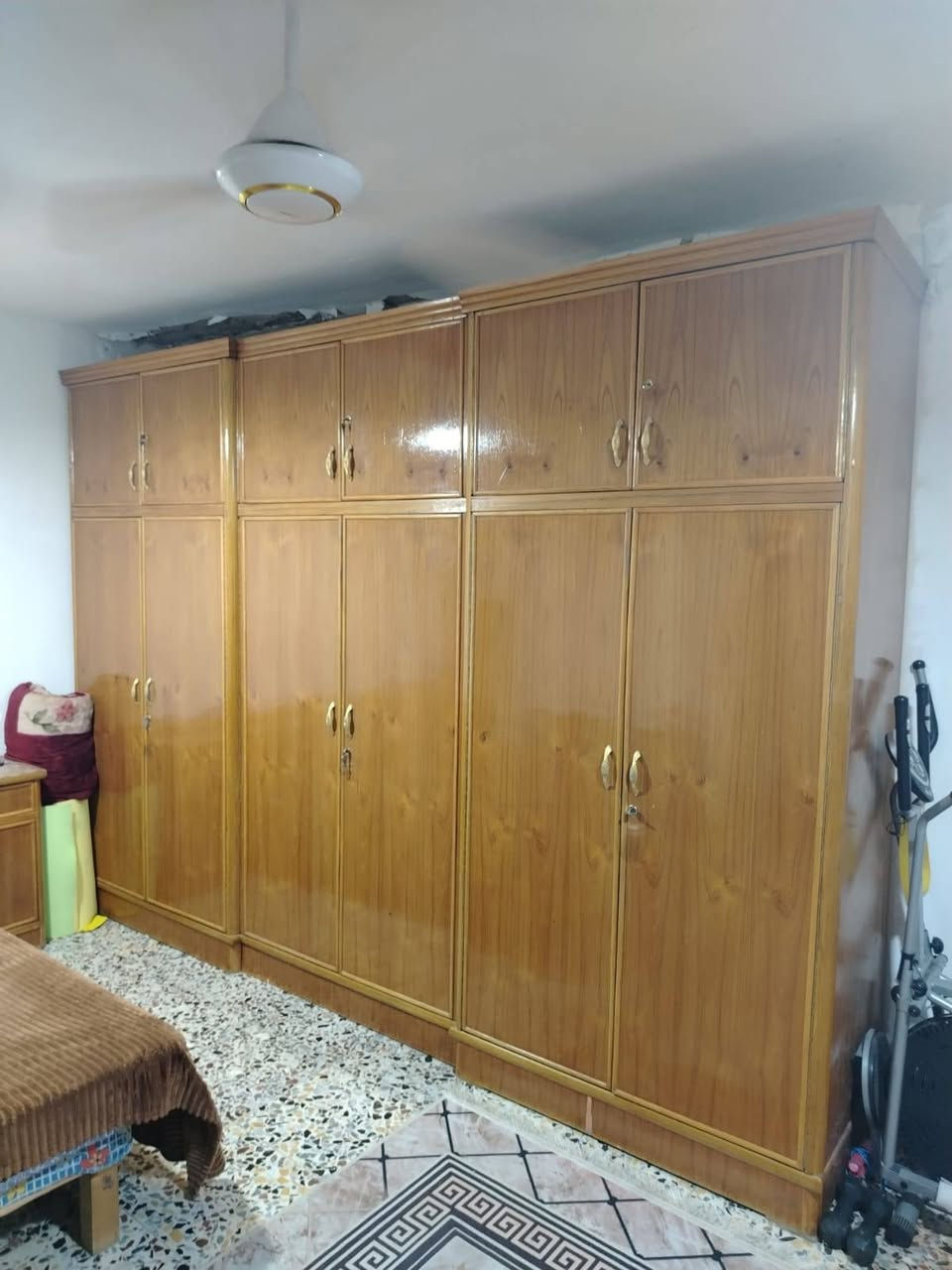 سلام عليكم من رخصت الادمن  غرفه صاج داخل اوخرج تزكام لغرفه نظاف 100/90لسعرمليون وتلث ميه بيه مجال قليل حك لجيه مكان لغرفه بغداد العبيدي حي الرئاسه علمن لغرفه راعيه امسكمه علا يده بتلث ملايين اوتلث ميه اني امكلف بلنشرهاذ رقم صاحب لغرفه *********** مع تحياتي للجميع
