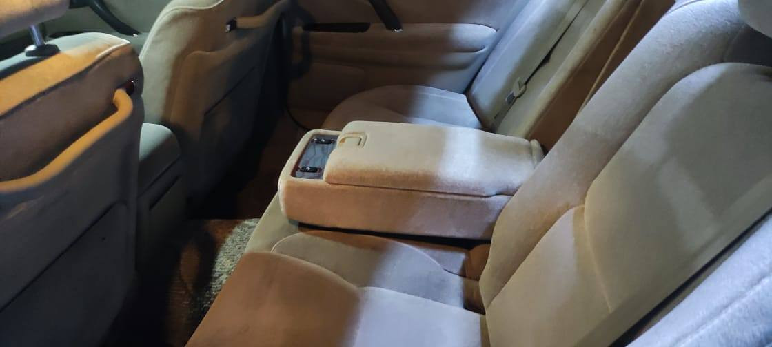 من رخصة صاحب الكروب
 ادوات ملكه 2002دكمتين كرستال لون خضراوي محزم تبريد تتدفئه شغال
المكينه ديفور 
برده سلايت خلفيه 
مسجل ودفدي 
دواخل صاج 
سياره حلوه 
كصه قماره فقط 
سعر 60
مكان سياره ميسان 
الاتصال على الرقم ***********
