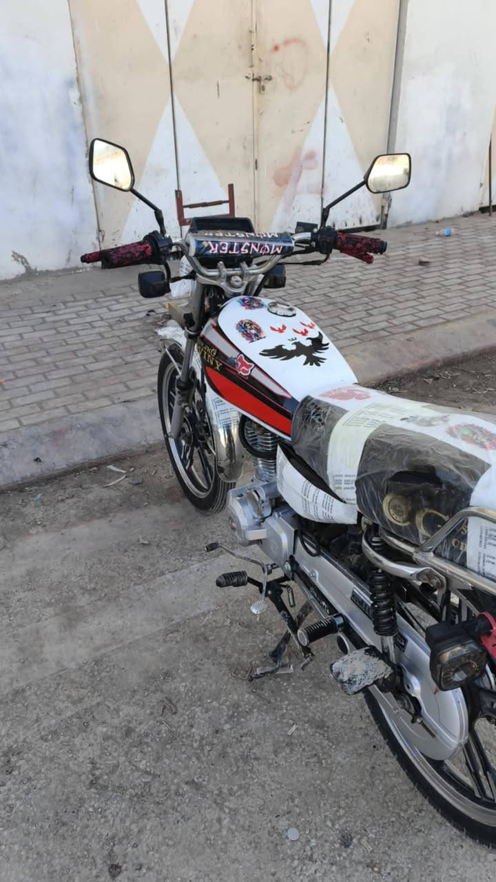 ايراني ٢١محدث ٢٣فول نضافه نقص برغي مابي مستعجل السعر ٦٠٠قفل مكان بروانه ***********
