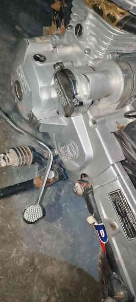 دراجه ايراني خمسه كير دراجه نضيفه او قويه بس بيه كم نقص ال استيرن بيه عواج اشويه او كهربايات كله شغاله من لايتات او اشاير او دشبول او رادله شخاطه او تشتغل سلف ال سعر 300 او بيه مجال العنوان بغداد الحريه دراجه موديل 2020
