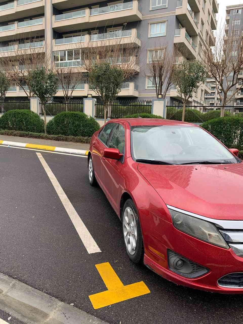 فۆرد فیوژن مۆدێل ٢٠١٠  مواسەفات seسەیارەکە بێ بۆیاخە تەنها ٢ جێ ساردی هەیە ئەویش بە  چاونابینرێت  کاڵ بونەوەی نیە بە هیچ جۆرێک نمونەیە لە جوانی    گێڕ و مەکینە بە شەرت مەکینەی نەکراوەتەوە بە شەرتی ئەوەی دوکەڵیشی   نەبێ چوار تایەی تازەی لە ژێرە سەنەوی بە ناو کردن بە شەرت بەیانی بیکە بە ناوی خۆتەوە سعری ٩٢ گەڵایە  رەقەم تەلەفون. ***********
