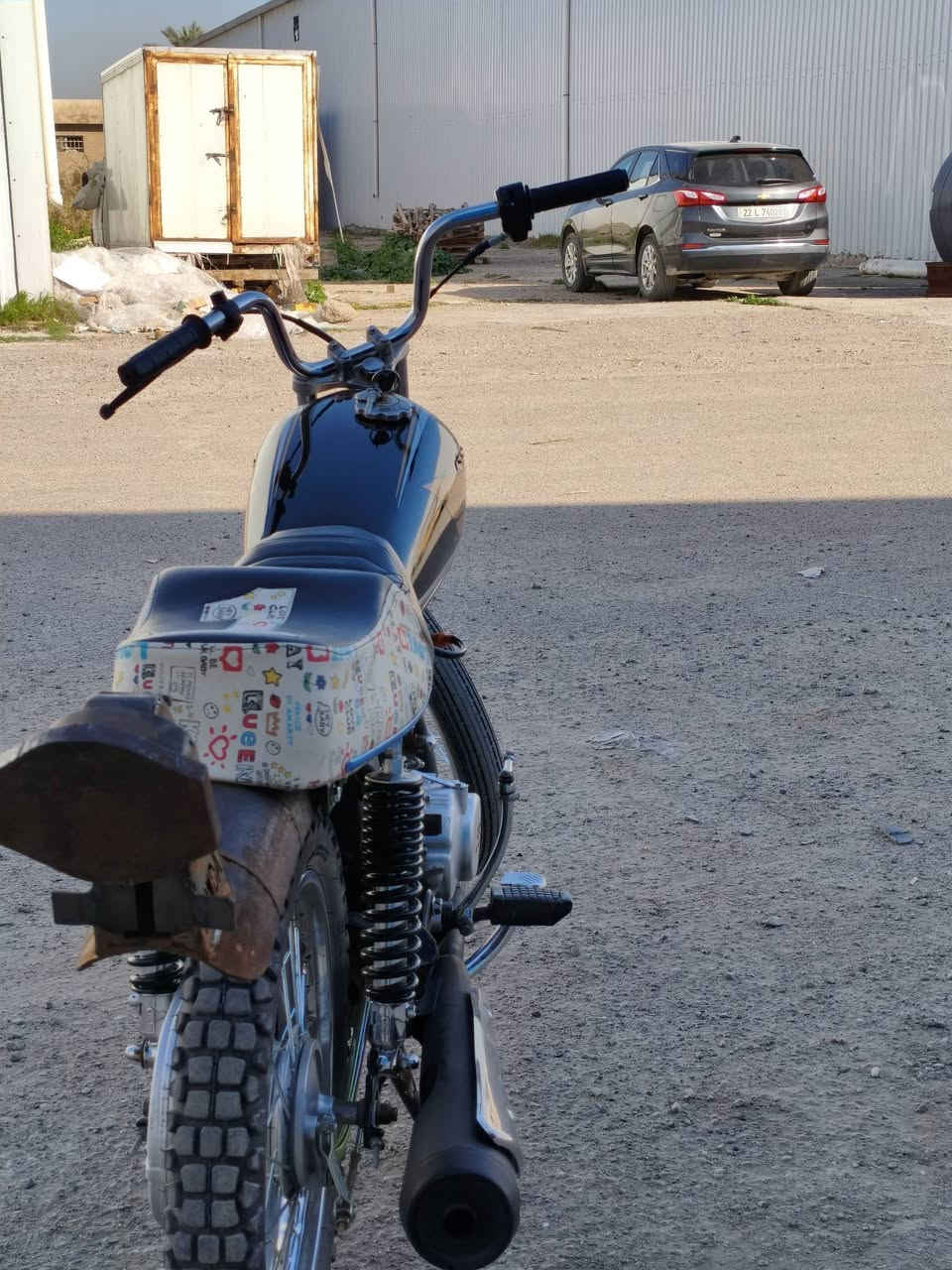 السلام عليكم اخوان من رخصت صاحب الكروب دراجة ايراني حربي 4 كير شاصي 23 ومكينه سافان 23 شلعه ومعدل وبطناش مبدل ولفات ليون اصلي فصلتهة نغمة وطرب للبيع ب675 وبيهة مجال أو مراوس مكاني بغداد الزعفرانيه للاستفسار واتساب ***********
