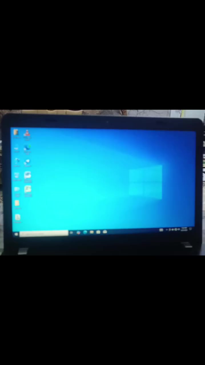 Lenovo ThinkPad computer 
حاسبة Lenovo الجيل السادس 
المواصفات 
المعالج inter (R) core i5 
الهارد ديسك 256 SSD 
RAM 4 GB 
نظيفة جدا وما مستخدمة هواي شرط الفحص 
للتواصل خاص او على الرقم ***********
